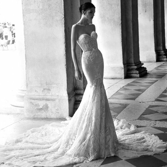 Inbal Dror 15-16 Wedding dress Ivory size 12 unaltered - Picture 7 of 8